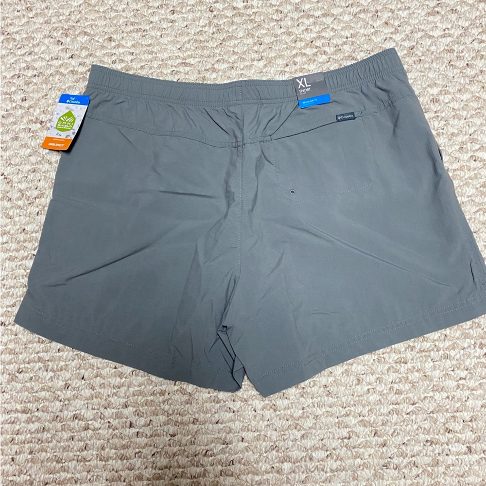NWT COLUMBIA COURT SHORTS - XL